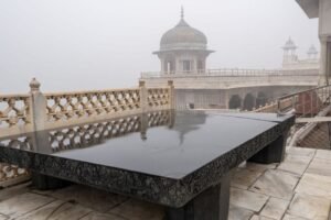 39-Takht-i-Jahangir-the-throne-of-the-Mughal-Emperor-Jahangir-in-Agra-fort-1024x683-min