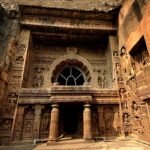 600px-AJANTA_CAVES_-_C.SHELARE_(2)