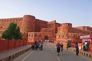 agra-fort-in-agra-min