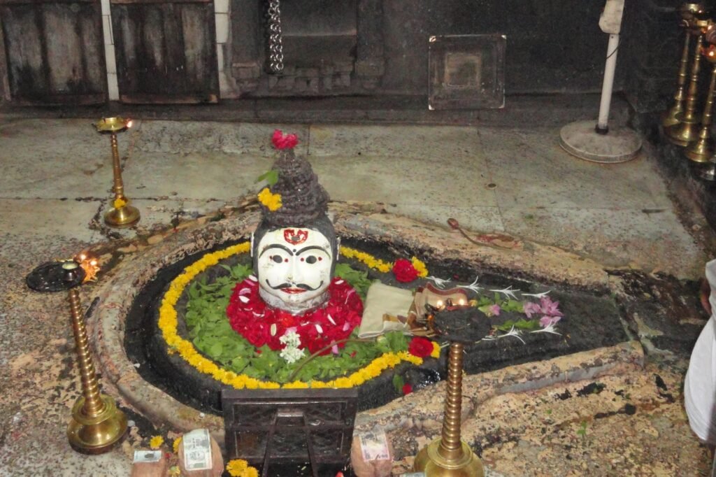 Trimbakeshwar Jyotirlinga (Maharashtra)